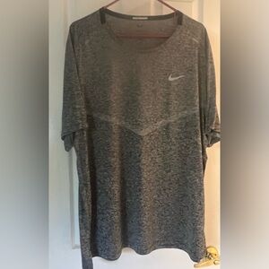 Nike Men's Gray Heather Short Sleeve Tee
